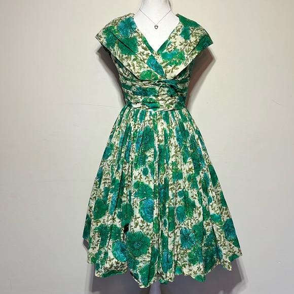 Dresses & Skirts - Vintage Dress with Tule Skirt